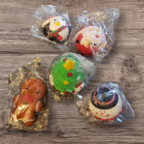Christmas Squishy Stress Ball Fidget Toys Santa/Penguin/Tree/Snowman/Gingerbread - Picture 1 of 8